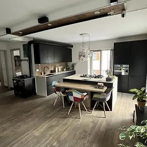 Luce Private Deluxe Near The Station Alloggio in famiglia Tirano